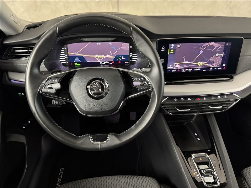 Škoda Octavia 1,4 TSi  iV DSG Style Virtual - fotka 46 z 49