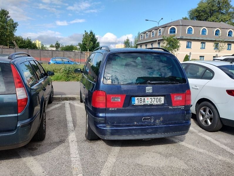 Seat Alhambra - fotka 2 z 4