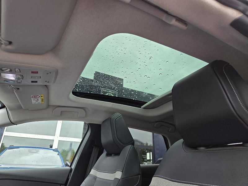 Citroën C4 (2022) 1.5 BHDi 130 SHINE EAT8 - fotka 33 z 38