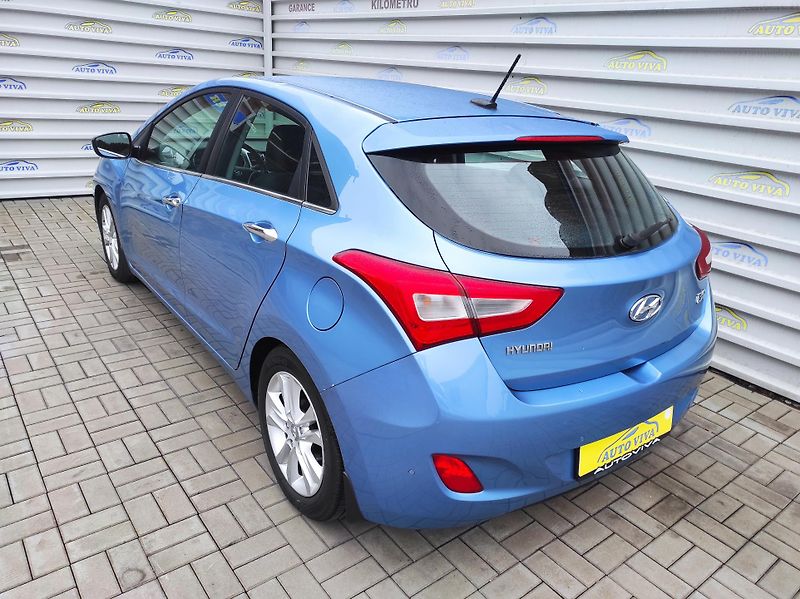 Hyundai i30 1.6 CRDI 94kw Trikolor - fotka 3 z 43