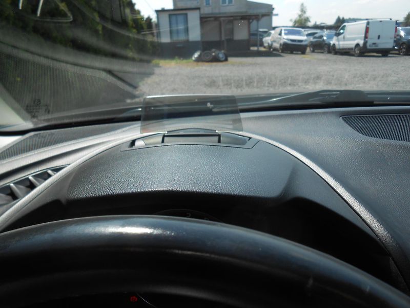 Mazda 3 2.0,FULL LED,KAMERA,head-up - fotka 37 z 49