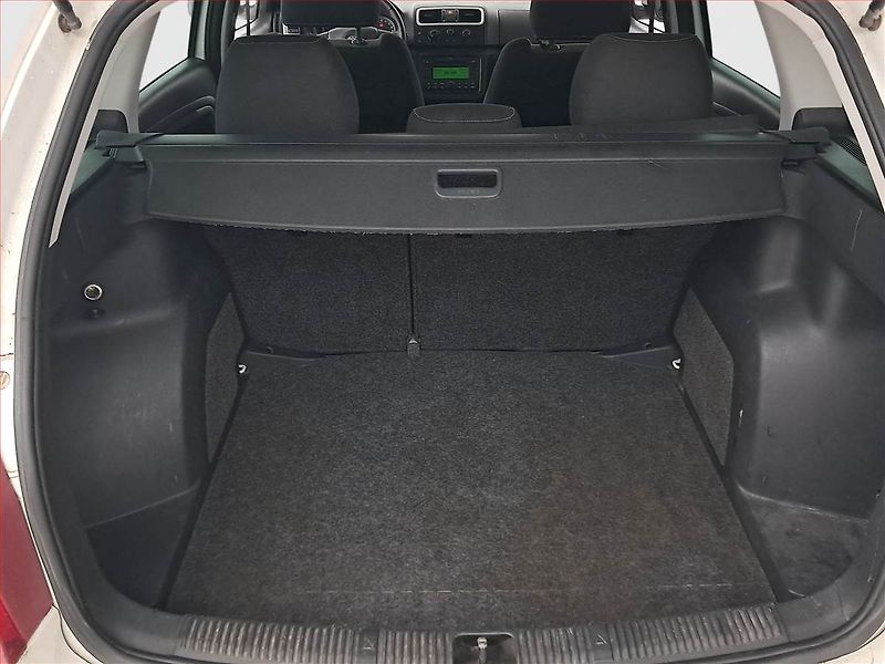 Škoda Fabia (2008) 1.2 12V, zamluveno - fotka 13 z 20