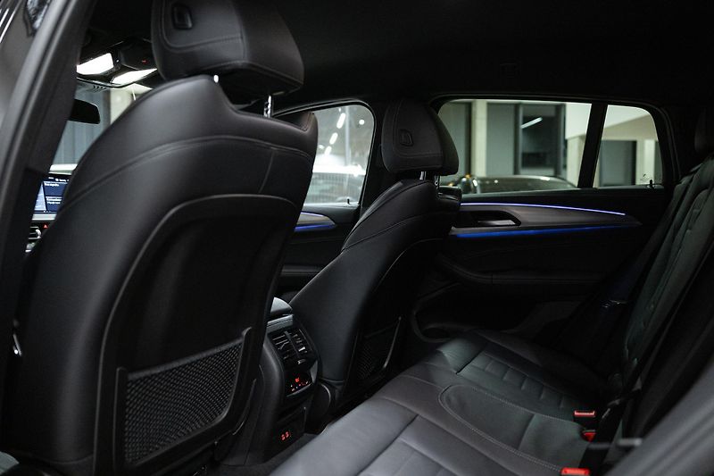 BMW X4 (2023) M40D 4x4 LASER NEZAVISLÉ TAŽNÉ - fotka 21 z 42