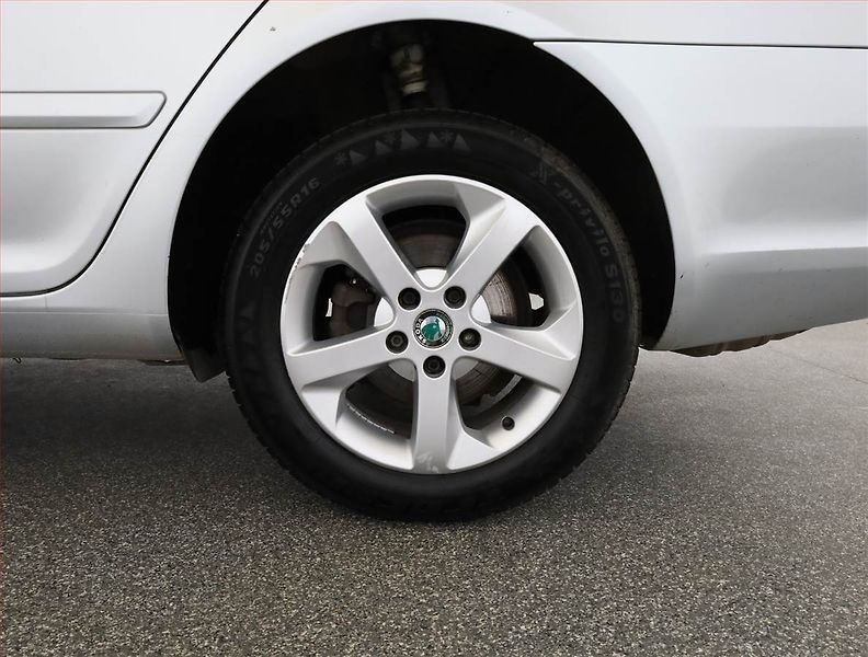 Škoda Octavia (2012) 2.0 TDI, 4X4, Serv.kniha - fotka 17 z 17