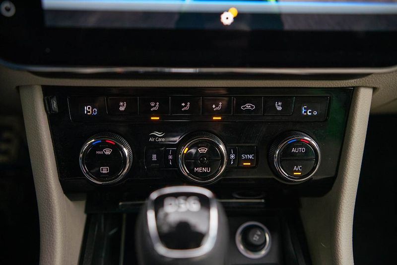Škoda Superb (2020) iV 1.4 TSI PHEV, ČR, AUTOMAT - fotka 26 z 32