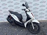 Skútr Piaggio Medley 125.