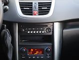 Peugeot 207 (2006) 1.4 HDI, po STK, pěkný stav - náhled 11