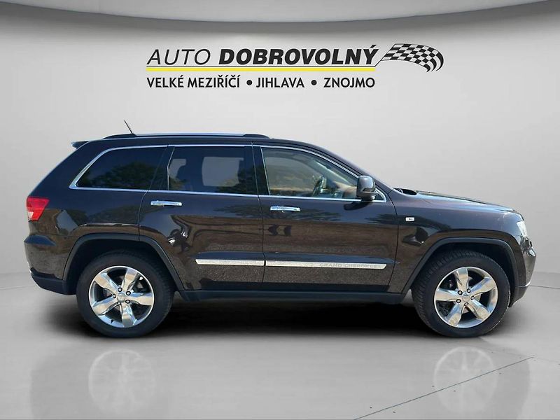 Jeep Grand Cherokee Overland Summit 3,0 CRD 177kW - fotka 4 z 34