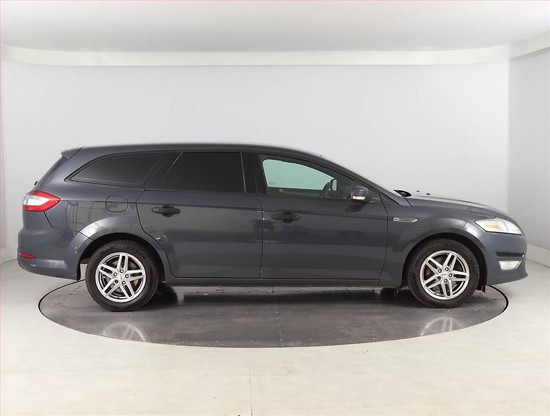 Ford Mondeo (2012) Trend 2.0 TDCi, Serv.kniha - fotka 6 z 19