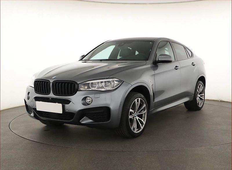 BMW X6 (2015) M Paket xDrive40d - fotka 2 z 20