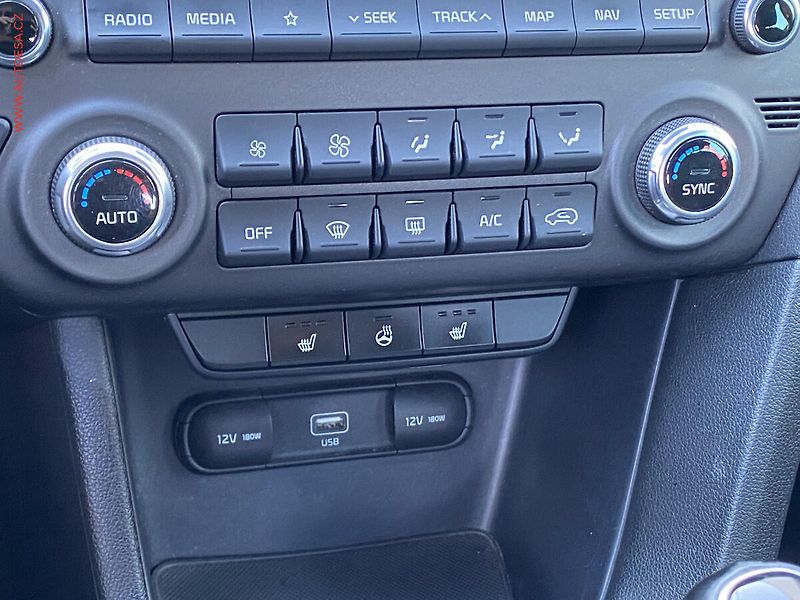 Kia Sportage (2019) 1.6 T-GDi AWD, Exclusive - fotka 15 z 17