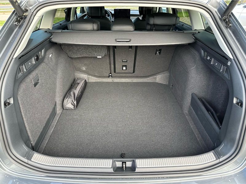 Škoda Superb 2,0 TDI / 142 kW 4x4 L&K DSG, - fotka 13 z 25