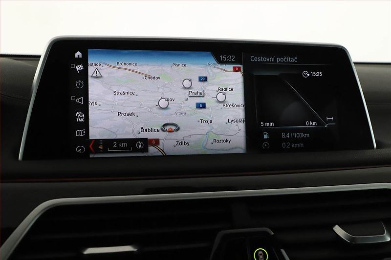 BMW Řada 7 (2019) M Paket 730 d xDrive, ČR - fotka 14 z 31