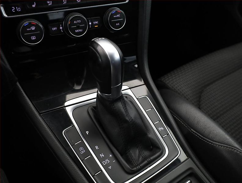 Volkswagen Golf (2015) Highline 1.4 TSI, Automat, ČR - fotka 11 z 17