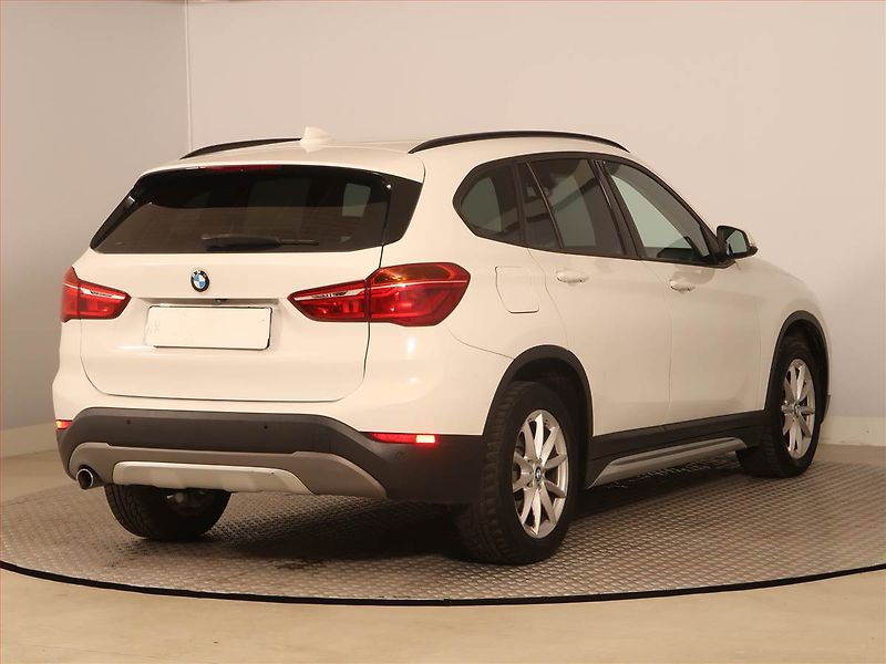 BMW X1 (2016) sDrive18d, Automat, Kůže - fotka 5 z 21