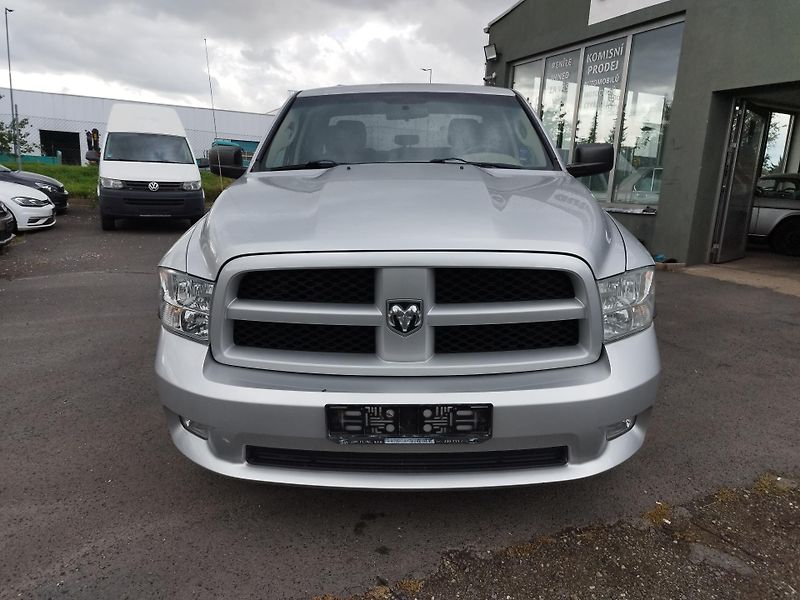 Dodge RAM (2012) 5,7HEMI,V8,4X4,ALU,TAŽNÝ - fotka 2 z 26