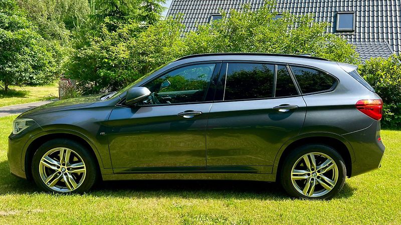 BMW X1 (2018) XDrive 20d,M Sportpaket,LED - fotka 2 z 32