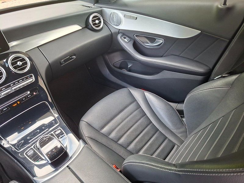 Mercedes-Benz Třídy C (2017) C 250d 150kW 4MATIC BURMESTER - fotka 13 z 50