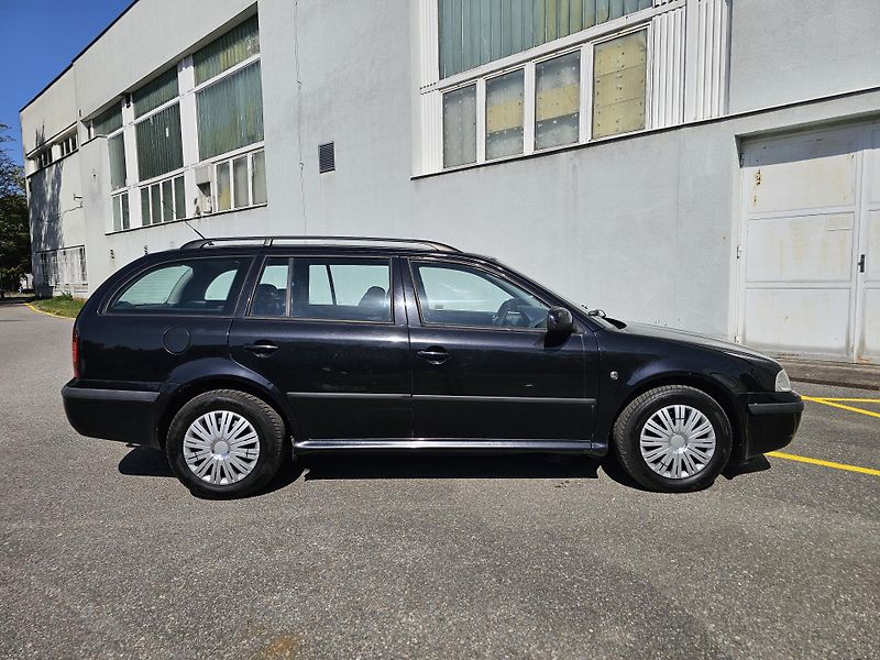 Škoda Octavia (2009) 1.9TDI TOUR TAŽNÉ KLIMA - fotka 6 z 20