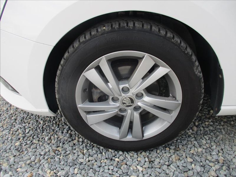 Škoda Fabia 1,0 TSI, klima,servis,DPH,CZ, - fotka 27 z 30