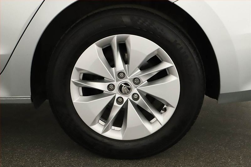 Škoda Octavia (2023) Ambition 2.0 TDI, ČR,1.maj - fotka 13 z 13