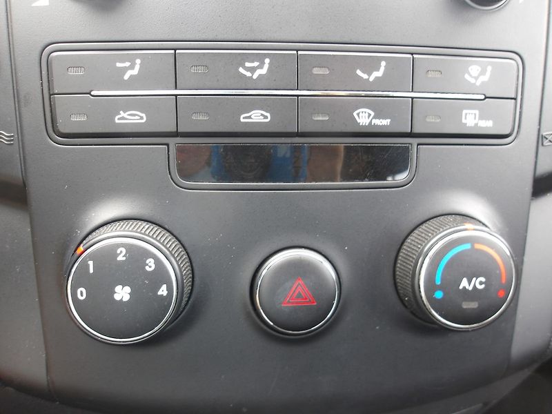 Hyundai i30 1,4i ČR NAJ.100000km !!! - fotka 26 z 35