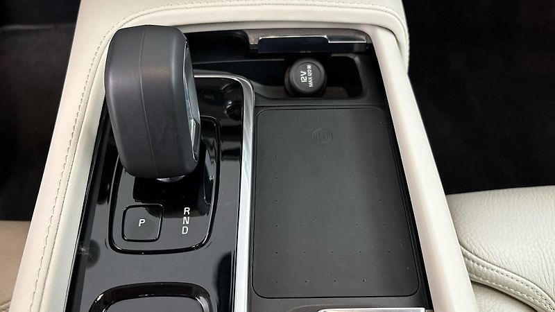 Volvo XC90 2.0 B5 AUT AWD Plus Bright - fotka 26 z 30