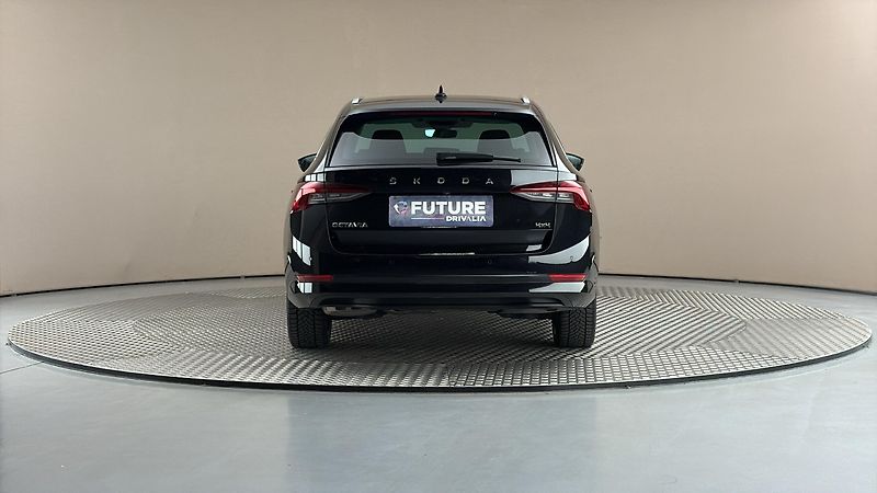 Škoda Octavia 2.0 TDI DSG 4x4 Style Combi - fotka 5 z 31