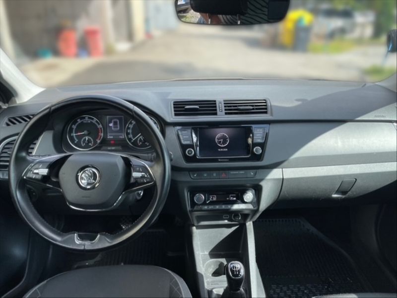 Škoda Fabia 1,0 TSI 70 Ambition - fotka 9 z 11