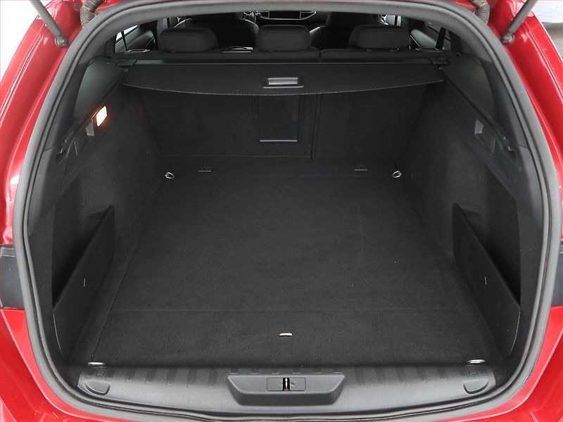 Peugeot 308 (2019) GT Line 1.2 PureTech - fotka 14 z 19