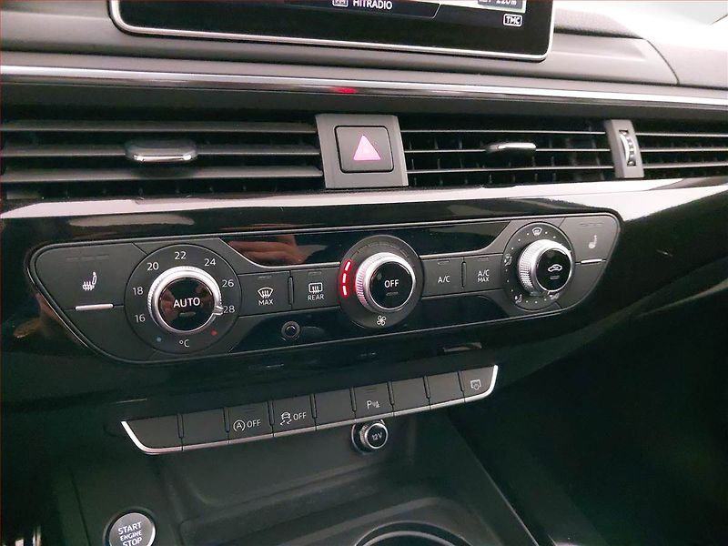 Audi A4 (2017) Design 2.0 TDI, Kůže, Tempomat - fotka 16 z 23