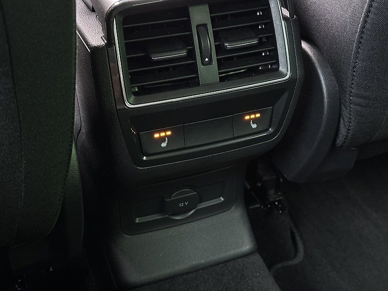 Škoda Karoq 2.0TDi 4x4 DSG 150PS TOP & Sel - fotka 43 z 49