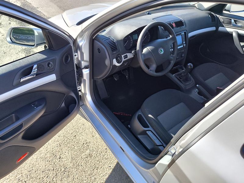 Škoda Octavia (2007) 1,9TDI 77kW *NOVÉ ROZVODY* - fotka 14 z 59