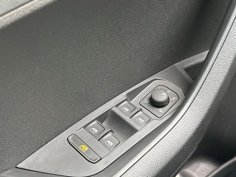 Škoda Karoq (2024) 1.5 TSI Selection - fotka 20 z 32