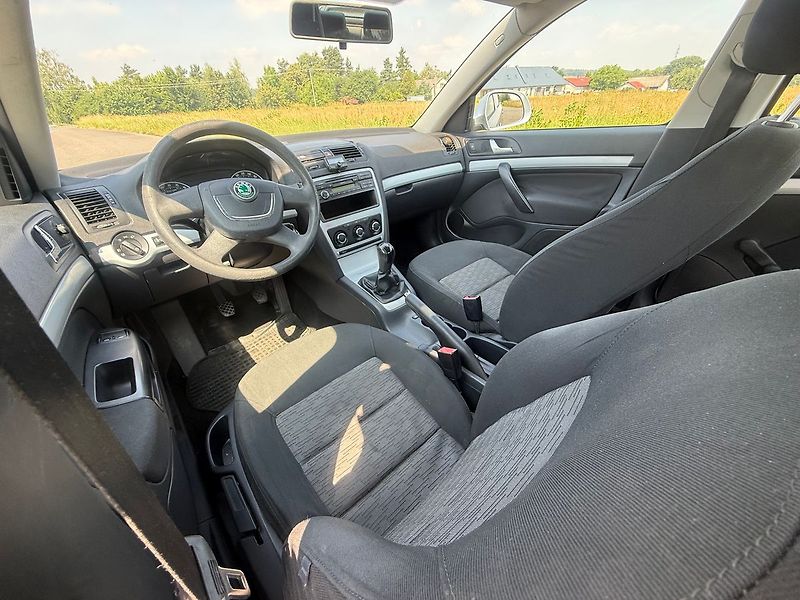 Škoda Octavia 1.9 TDI PD Ambiente - fotka 9 z 15