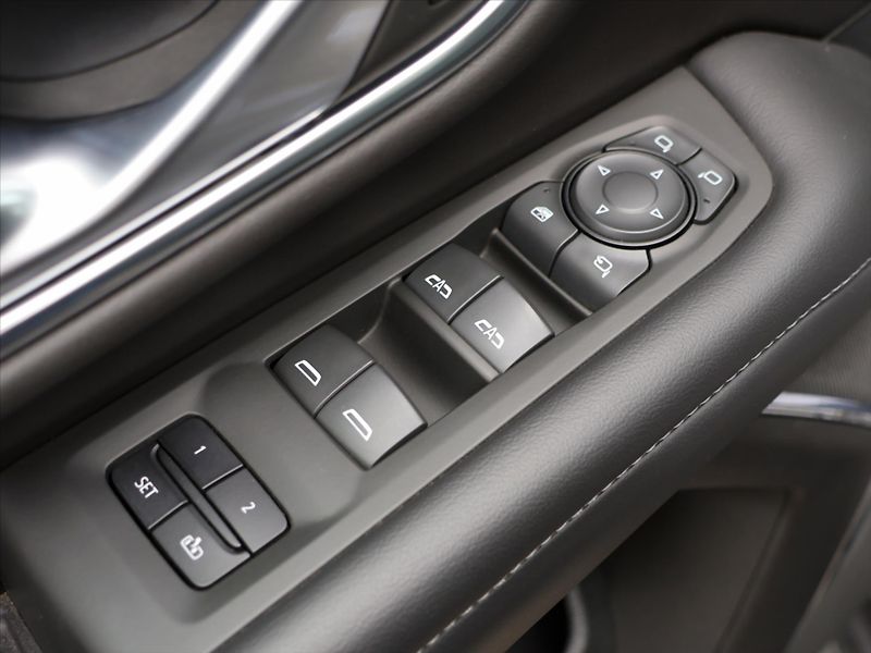 Chevrolet Tahoe 5.3 V8 Z71 265kW DPH - fotka 21 z 42