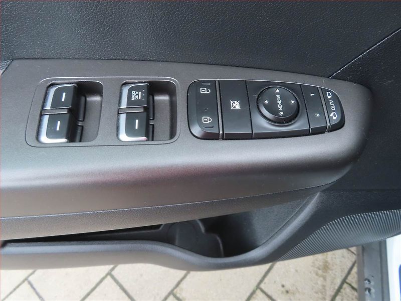 Kia Sportage (2021) 1.6 CRDi MHEV, Automat, Navi - fotka 17 z 22