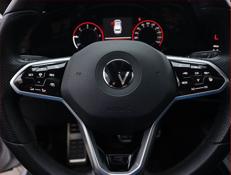 Volkswagen Golf (2021) R-Line 2.0 TDI, Automat, Kůže - fotka 25 z 25