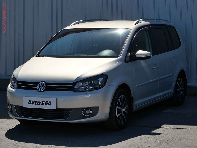 Volkswagen Touran (2010) 1.4TSi, 2.maj,ČR, AC, xenon - fotka 3 z 21