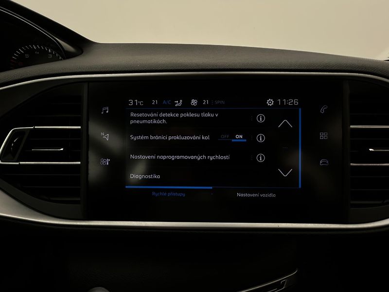 Peugeot 308 1.2 i . - fotka 18 z 21