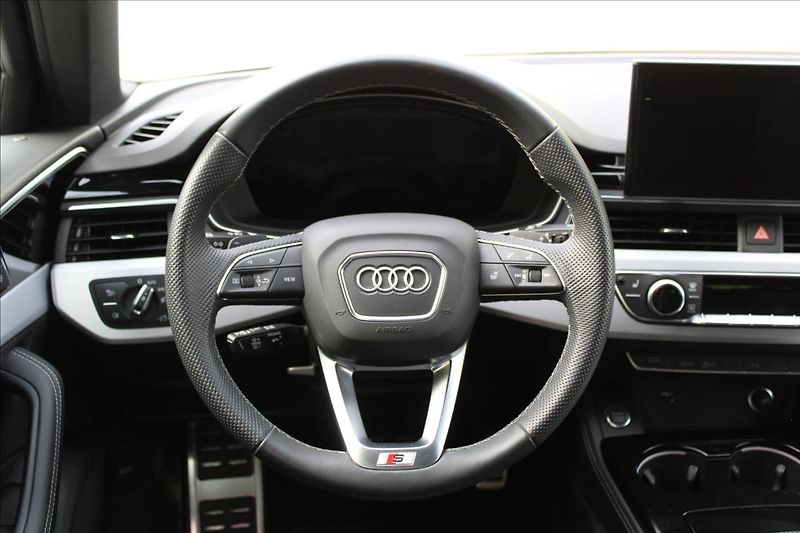 Audi A4 40TDI Q/S-LINE/ZÁRUKA/DPH/CZ - fotka 20 z 44