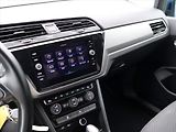 Volkswagen Touran 1,5 TSI 110kW DSG Matrix DPH - náhled 21