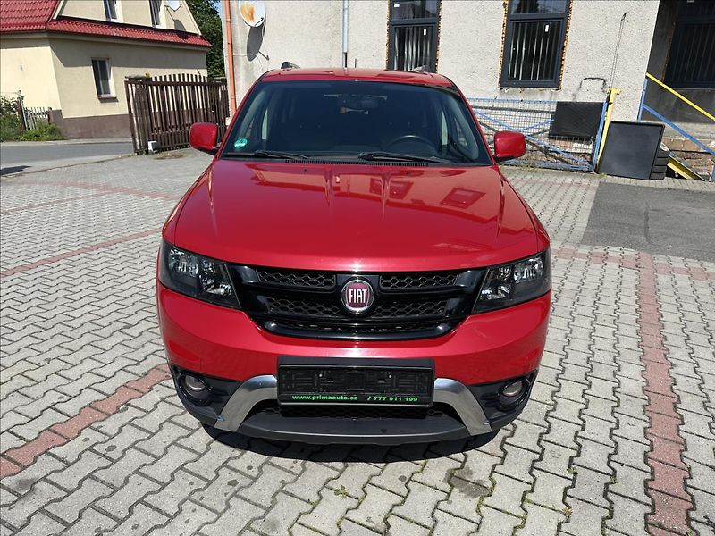 Fiat Freemont 2,0 CROSS 4x4 AUTOMAT - fotka 11 z 32
