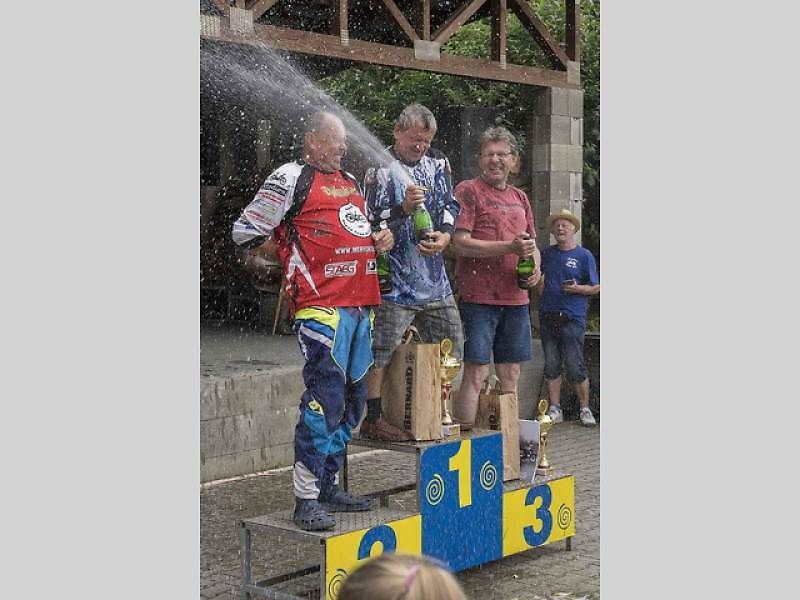 První červencová sobota byla v Rychtářově ve znamení mopedů. Moped rallye ho ovládla s čtyřiadvacátým ročníkem.