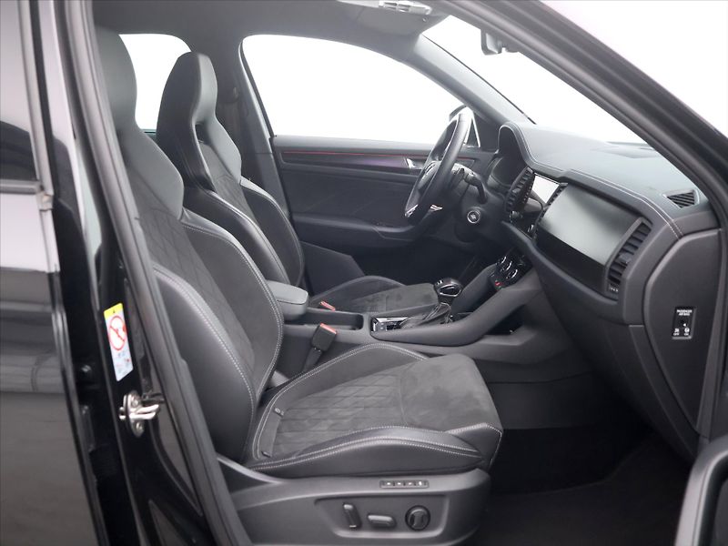 Škoda Kodiaq 2,0 TDI 147kW Sportline 4x4 DP - fotka 13 z 43