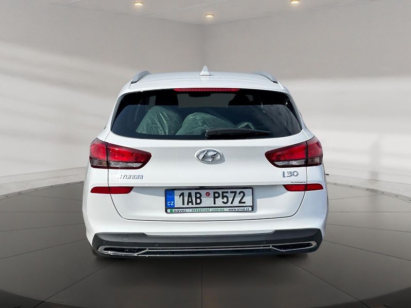 Hyundai i30 (2024) SMART 1.5T-GDI 118kW CZ DPH - fotka 5 z 11