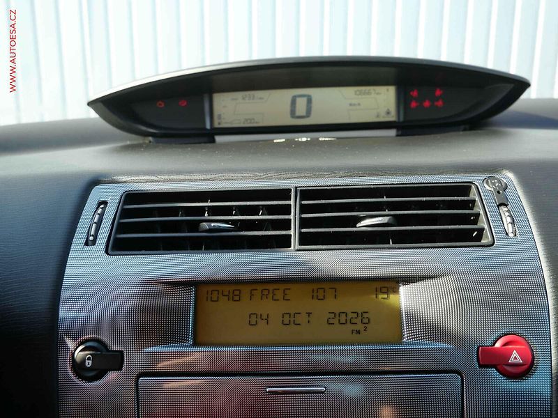 Citroën C4 (2007) 1.6 i, 2.maj,ČR, AC, temp - fotka 16 z 17