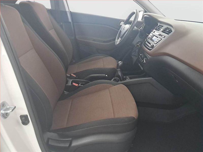 Hyundai i20 (2016) 1.2, ČR,1.maj, Serv.kniha - fotka 9 z 14