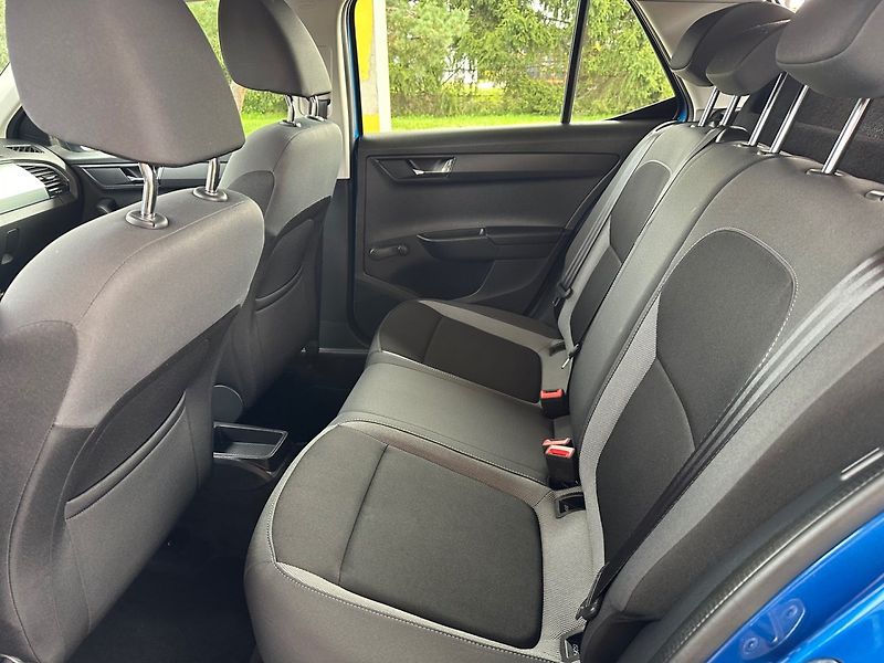 Škoda Fabia (2018) 1.0TSi VÝHŘEV SED. 100%KM - fotka 17 z 18