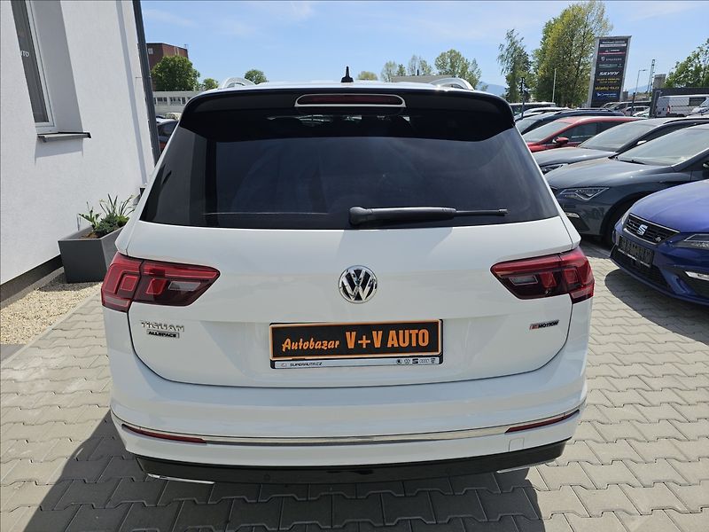 Volkswagen Tiguan Allspace 2,0 TDi R LINE DSG  4X4 NAVI - fotka 7 z 45